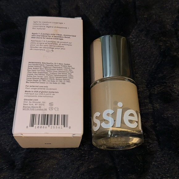 GLOSSIER- NIB - Picture 3 of 6